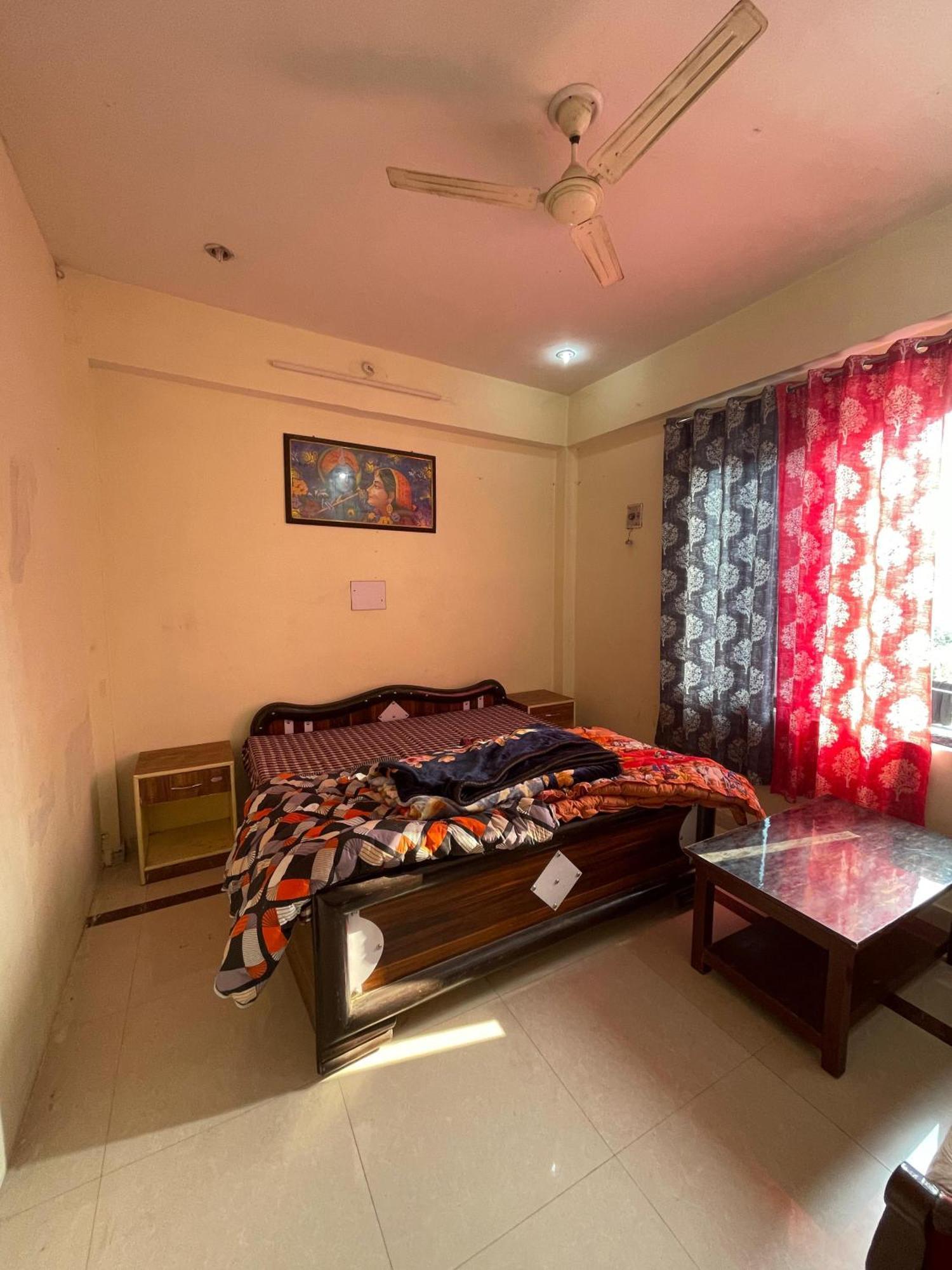 ホテル Shree Krishna Garden Jhusi エクステリア 写真