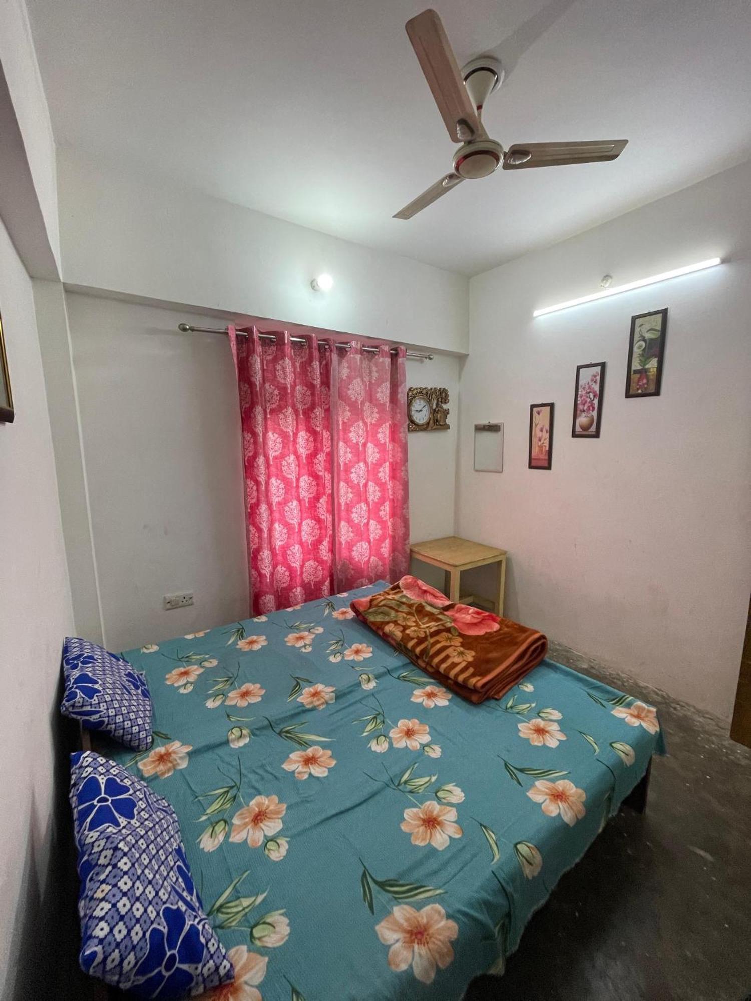 ホテル Shree Krishna Garden Jhusi エクステリア 写真